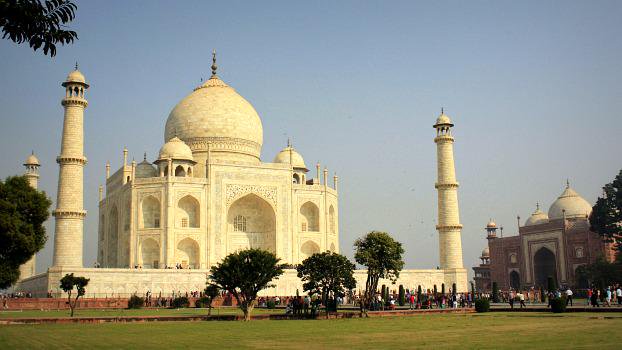 A4 The Taj Mahal http://t.co/eS1dtF0FBA I rest my case :) #LPCHat http://t.co/06kgzBcKEF