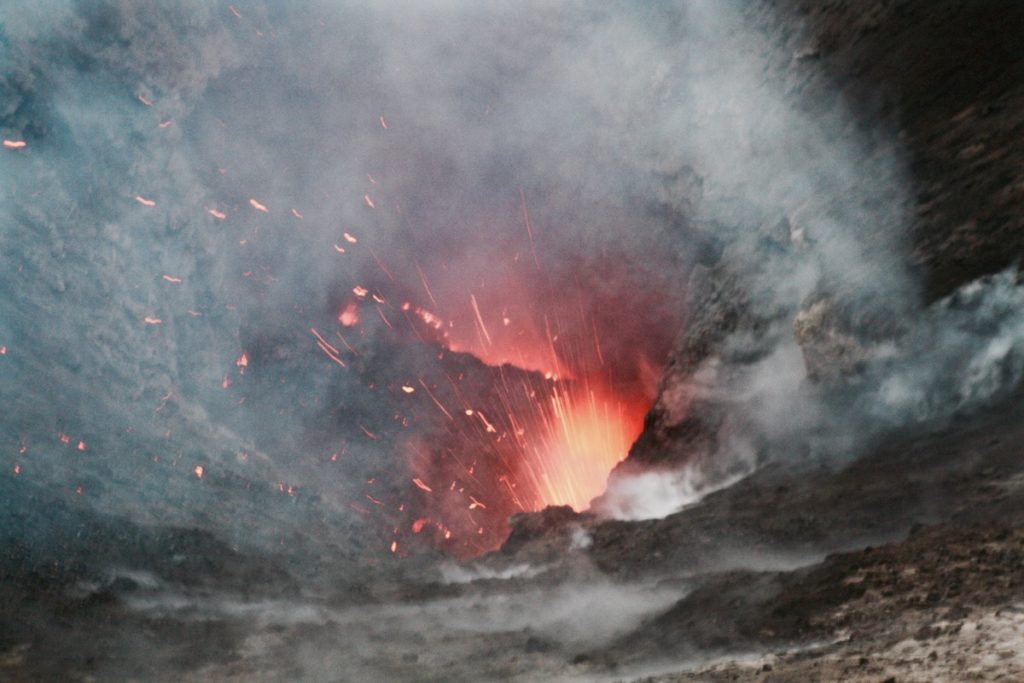 night hiking mt yasur volcano