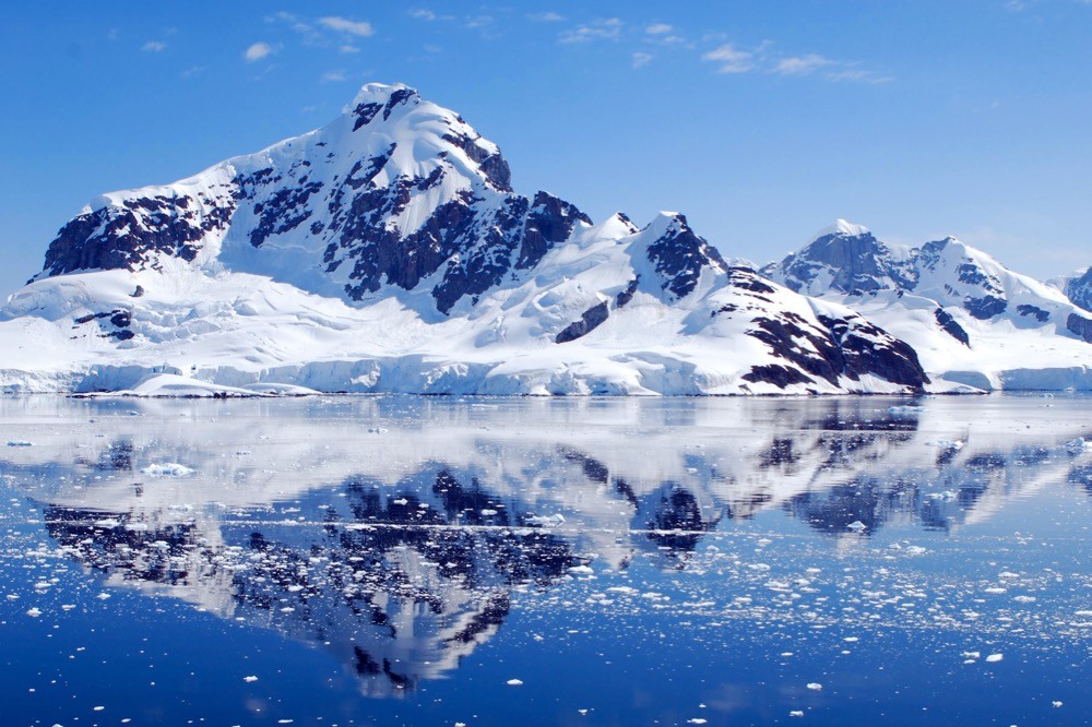 Arctic vs. Antarctic cold weather