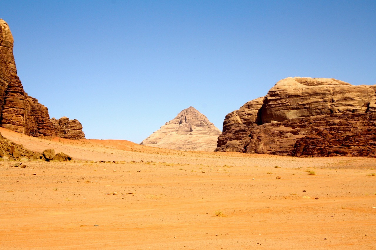 A night in the Jordanian desert wadi rum photography 1