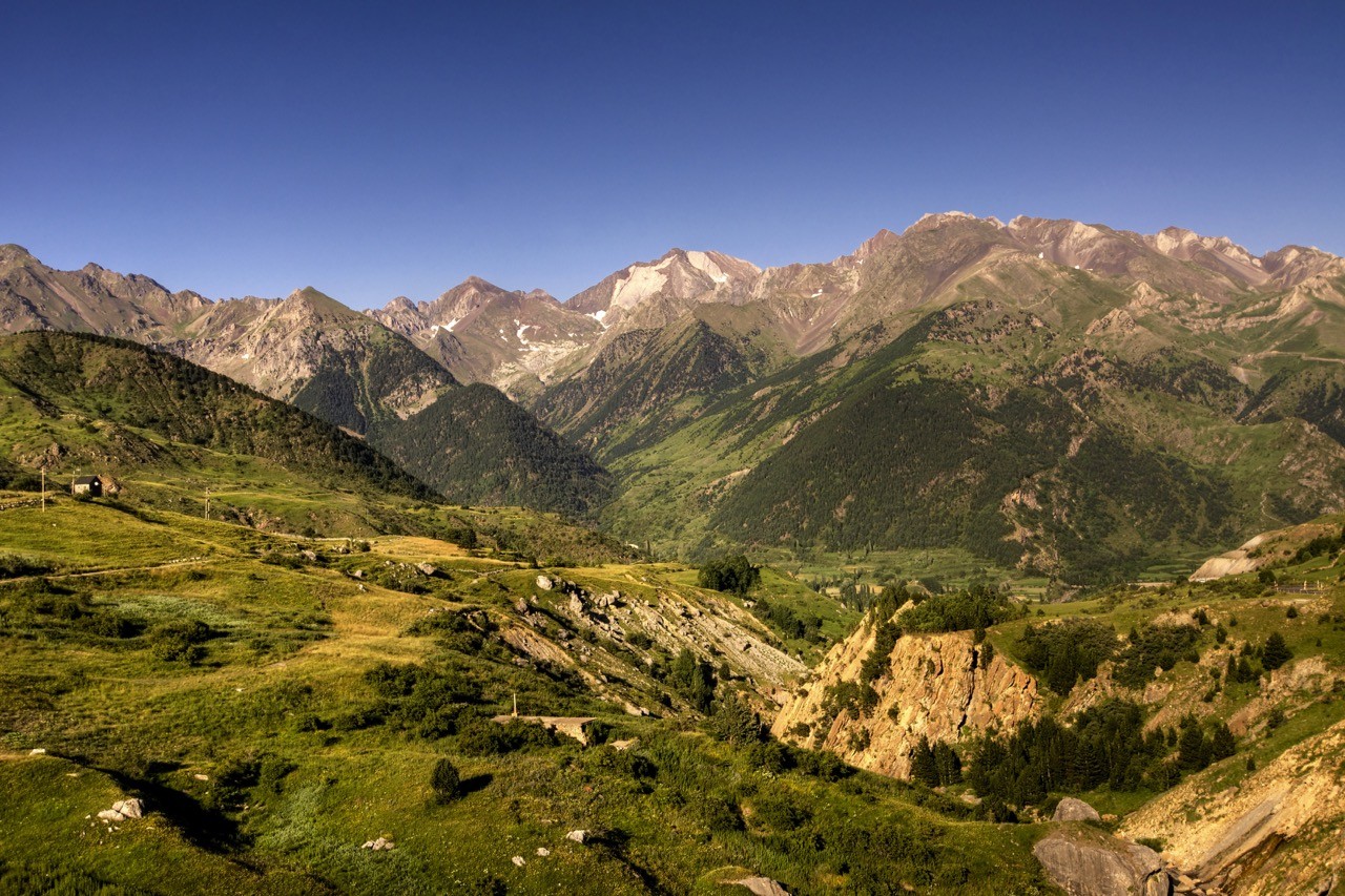 long-distance hiking trails pyrenees