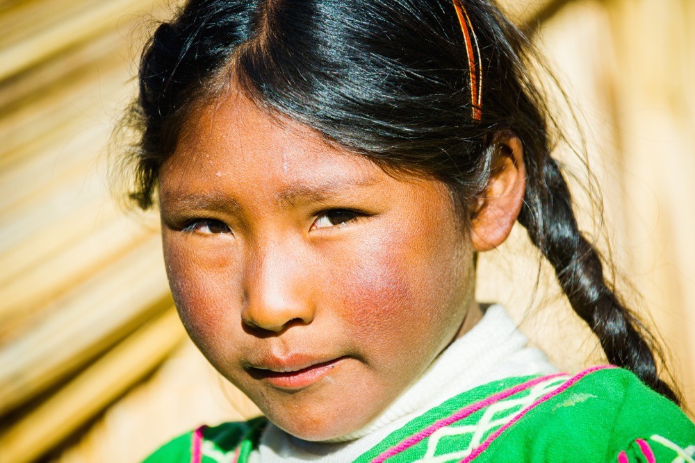 Peruvian girl, photographing local people