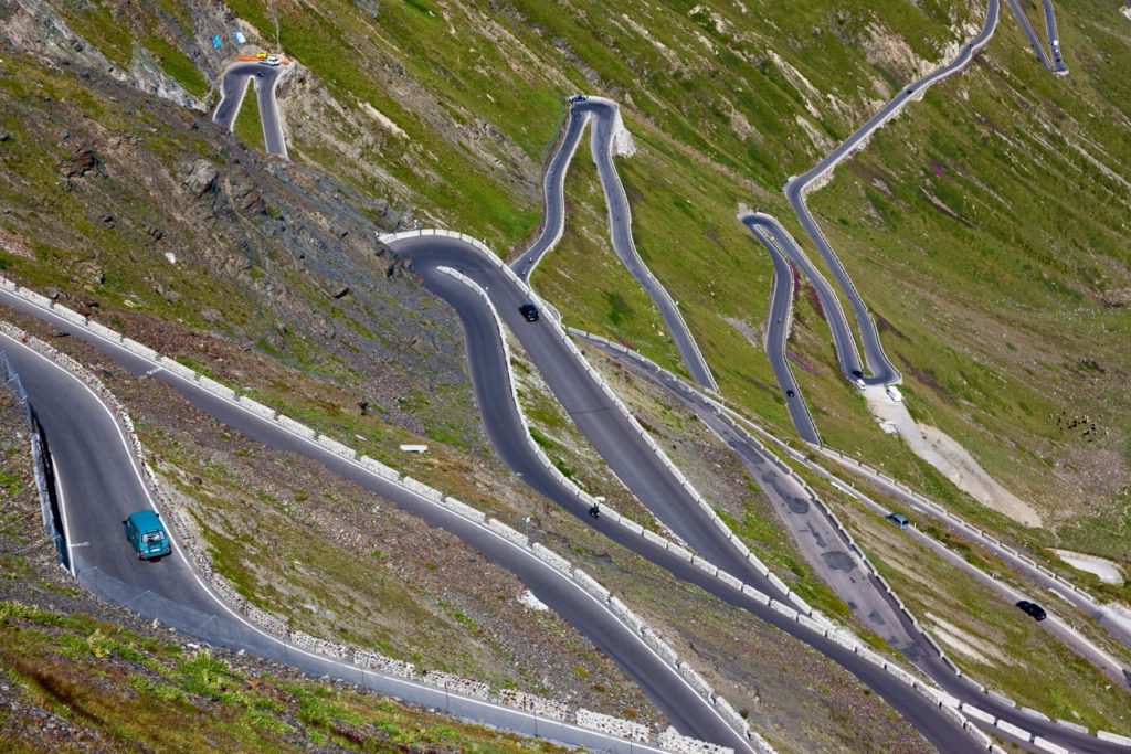 crazy-roads-stelvio1-1024x683.jpg