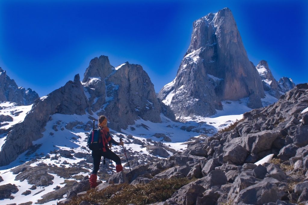 best big wall climbing: naranjo de bulnes