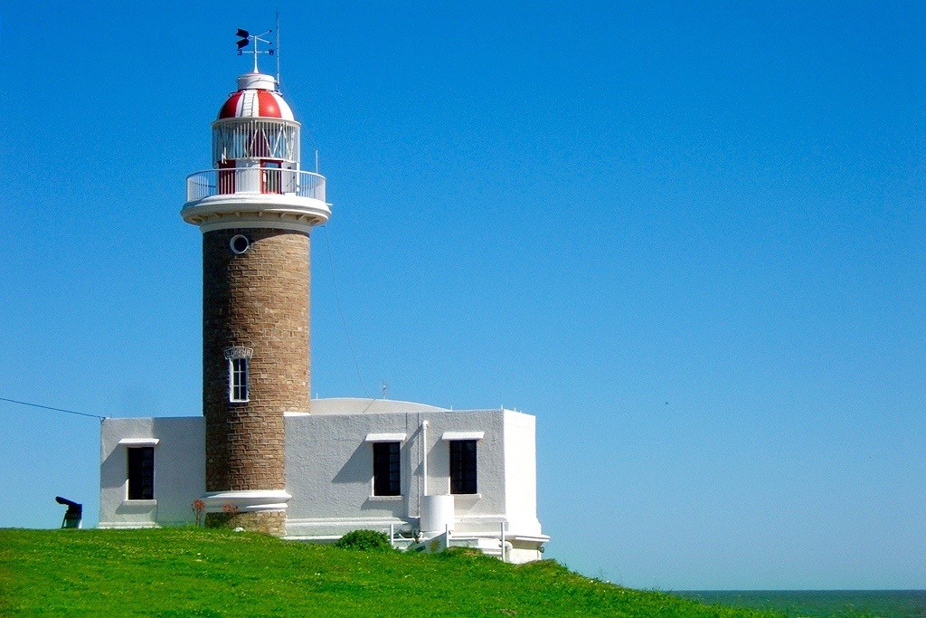 things to do in montevideo uruguay - lighthouse