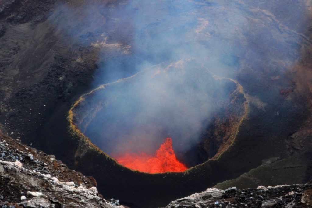 ambryn, most active volcanoes