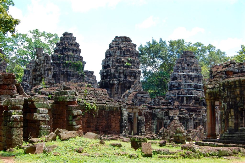 best time to visit Angkor Wat: no one around