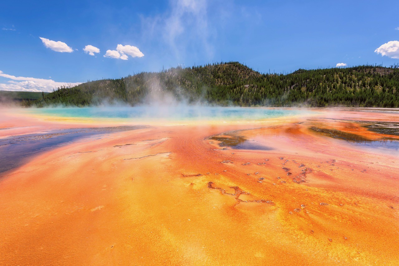 best-countries-for-hiking-usa-yellowstone