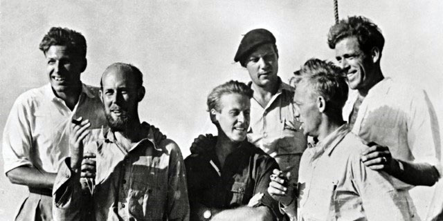 Kon Tiki: Left to right: Knut Haugland, Bengt Danielsson, Thor Heyerdahl, Erik Hesselberg, Torstein Raaby, Herman Watzinger