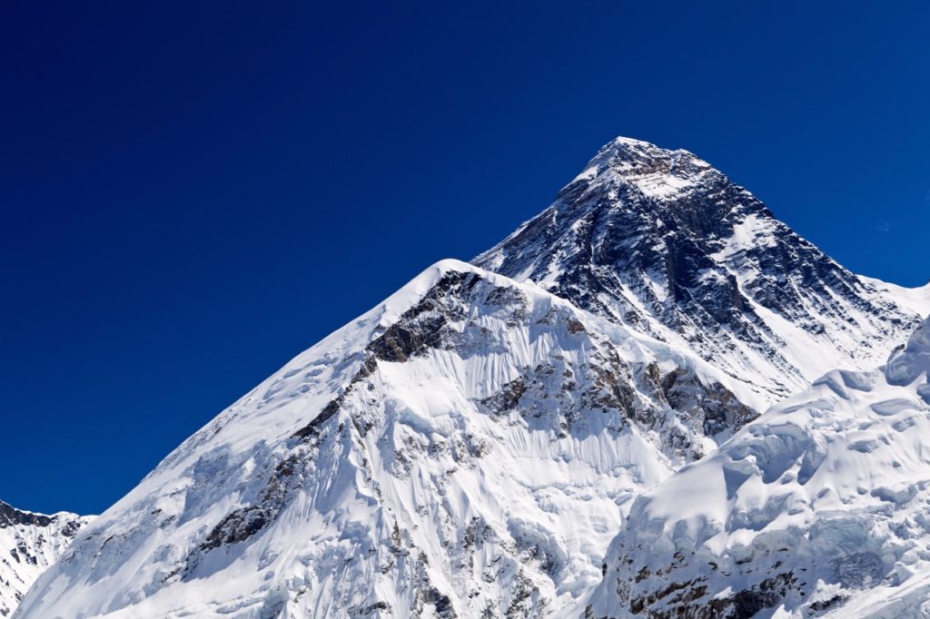 most dangerous mountains in the world everest