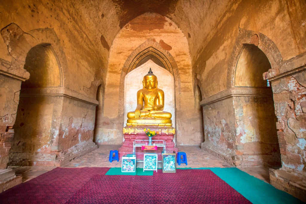 Cycling-Bagan-Dhammayangyi-Pahto-inside