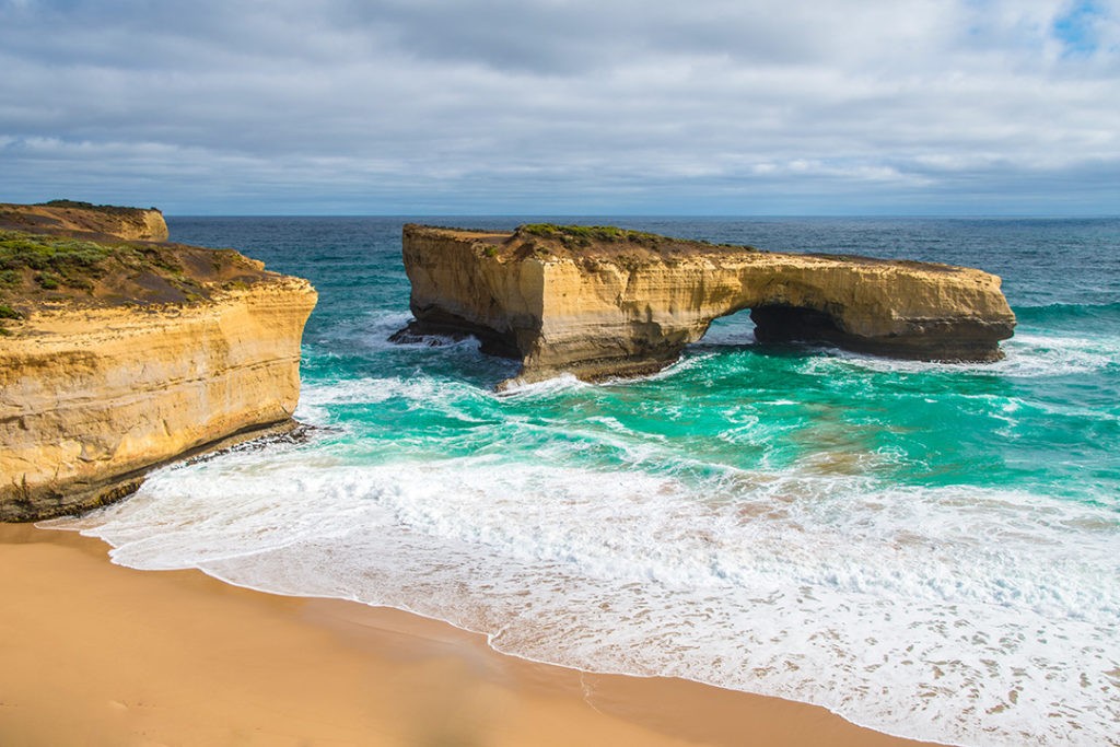 Great Ocean Road attractions London Bridge