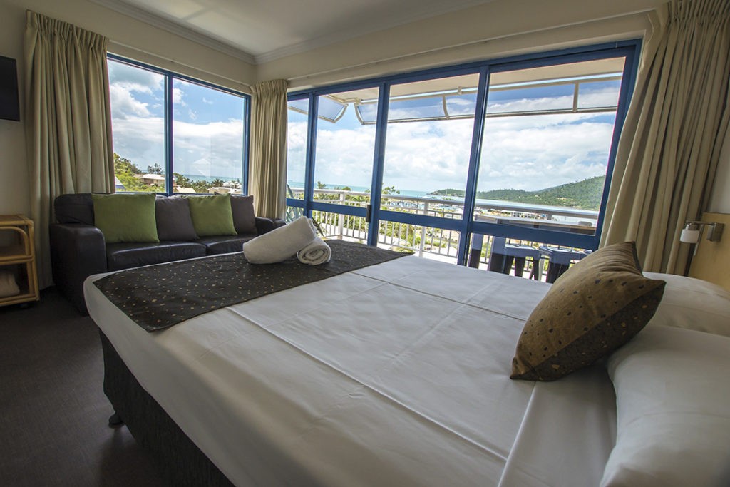 Sailing the Whitsunday Islands from Airlie Beach hotel 4