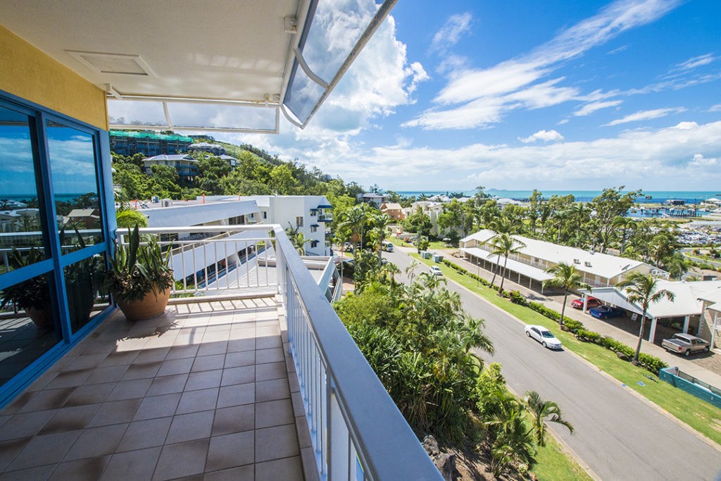 Sailing the Whitsunday Islands from Airlie Beach hotel 6
