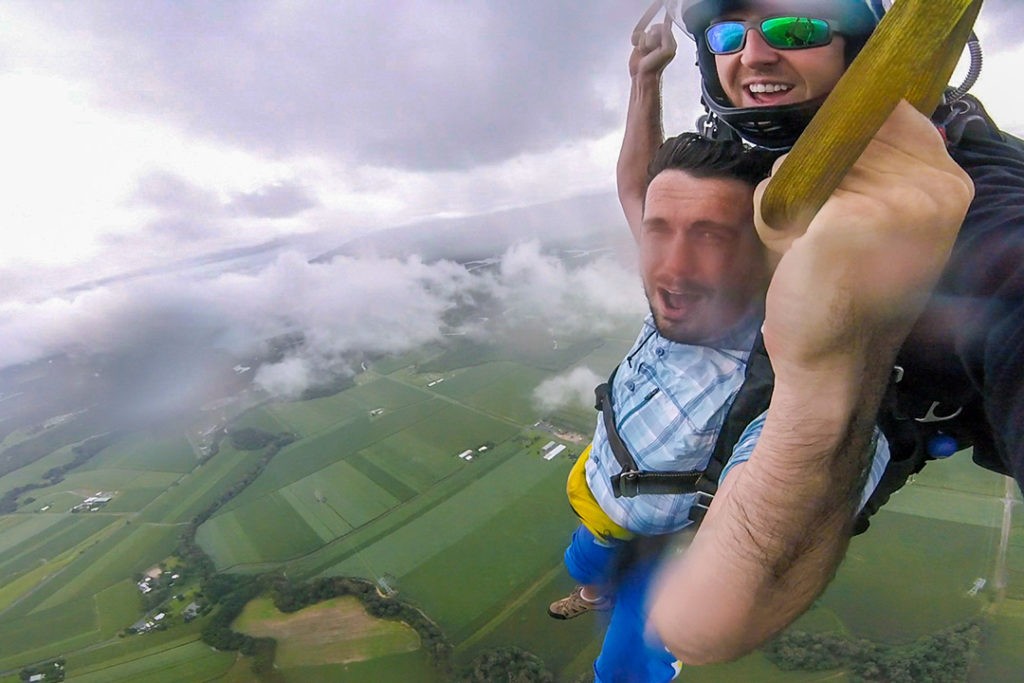 skydiving in cairns