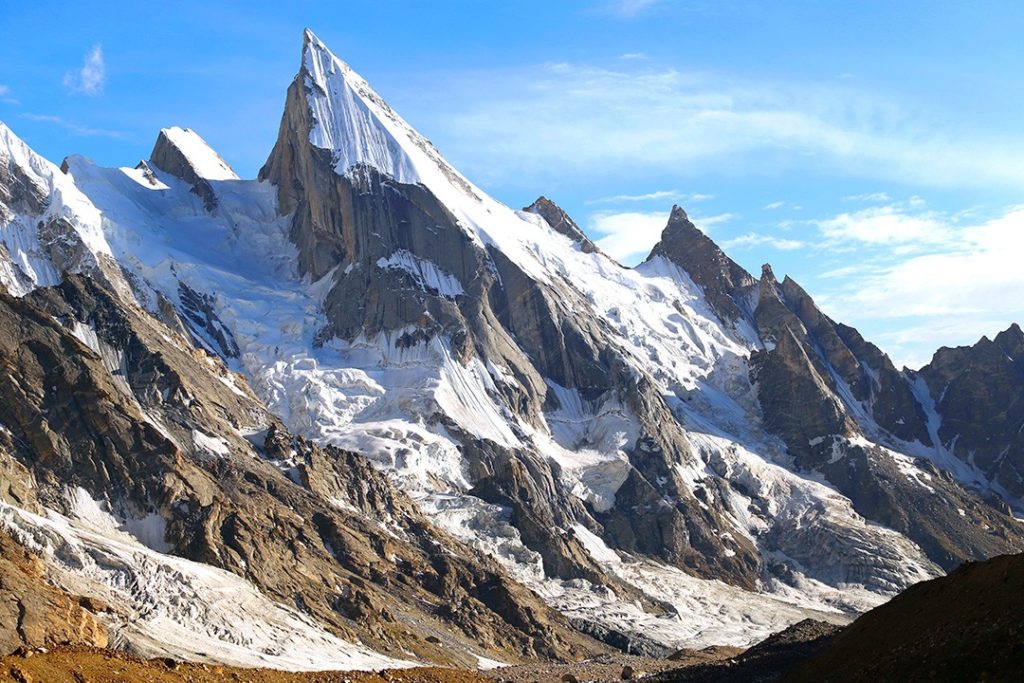 The needlepoint summit of Laila Peak