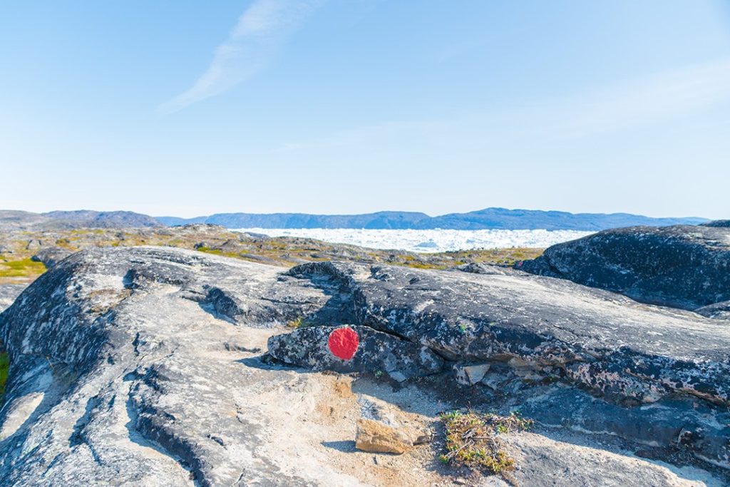 hiking around ilulissat red route sign