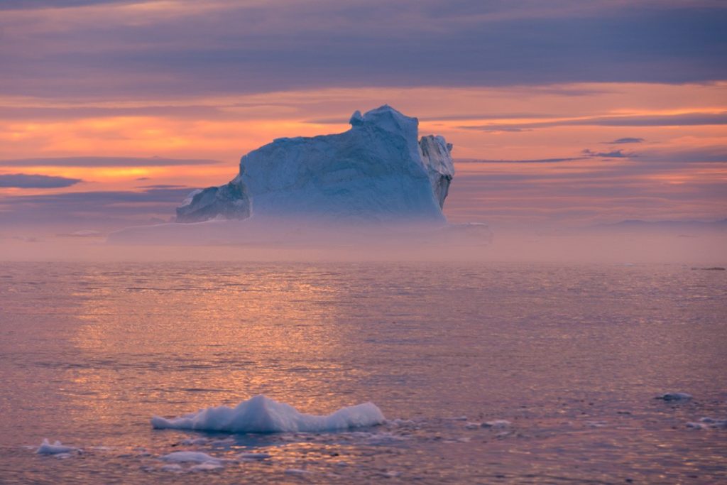 A low, thick mist rolled in during my iceberg sightseeing in ilulissat