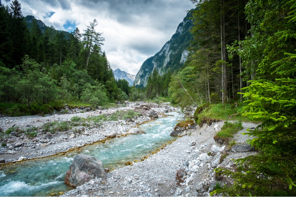 El río Wimbach corre a lo largo del valle de Wimbachgries y es una de las mejores caminatas del Parque Nacional de Berchtesgaden.