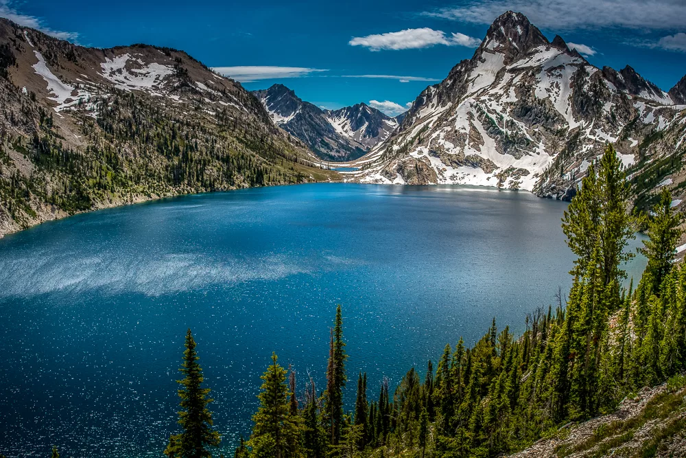 El lago Sawtooth en Idaho es una de las mejores rutas de senderismo en todos los estados de EE.UU.