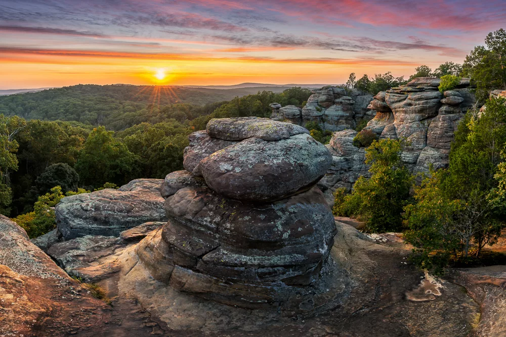 formaciones de rocas en el Jardín de los Dioses del Bosque Nacional Shawnee