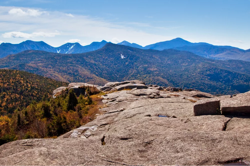 Los Adirondacks de la Montaña de la Cascada