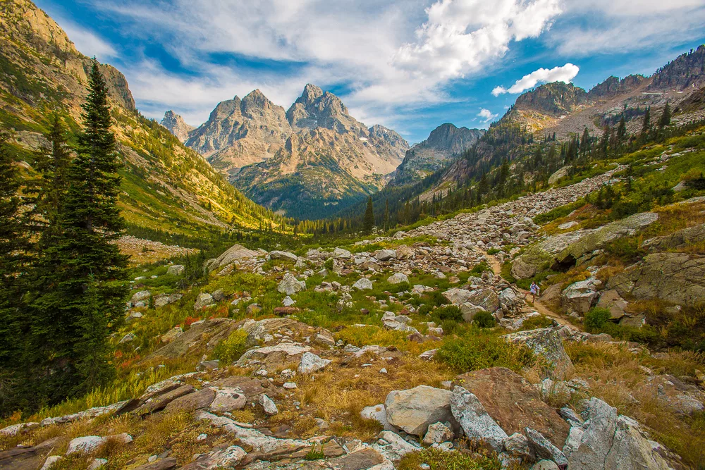 El Cañón Cascada en el Parque Nacional Grand Teton es uno de los mejores senderos de cada estado de EE.UU.