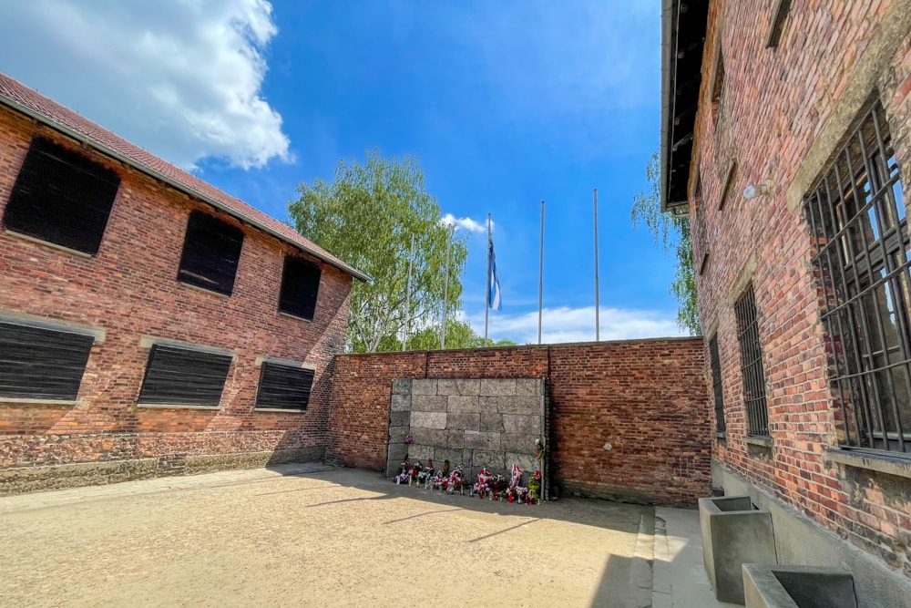 Tembok Kematian di Auschwitz