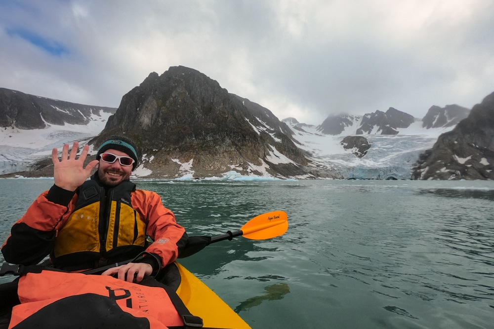 Peter bersantai sambil berkayak di Svalbard, Berkayak di Svalbard