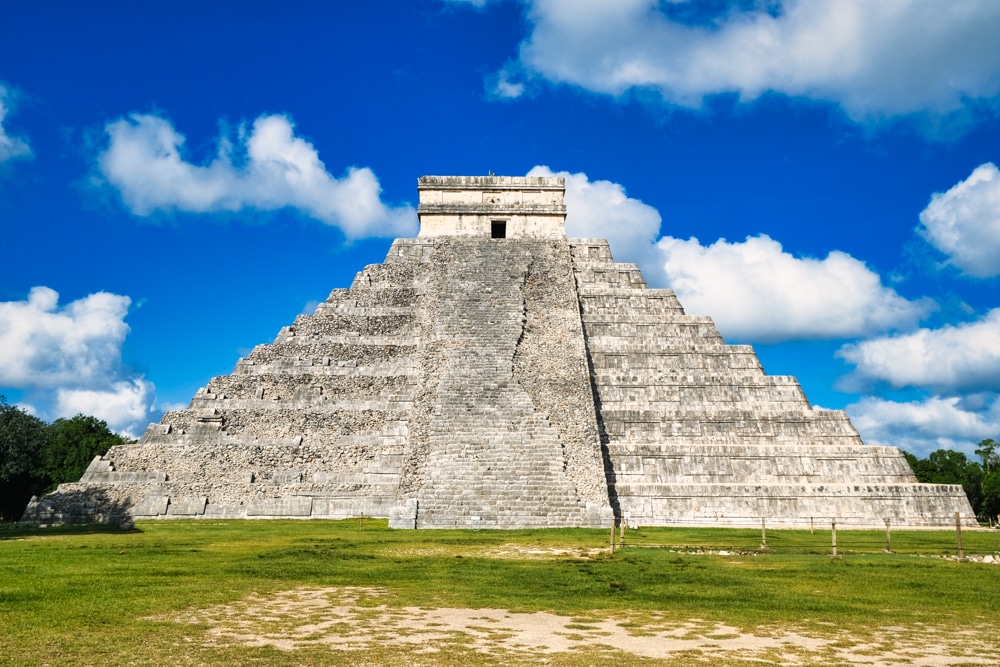 A wide shot of the castle in Chichén Itzá