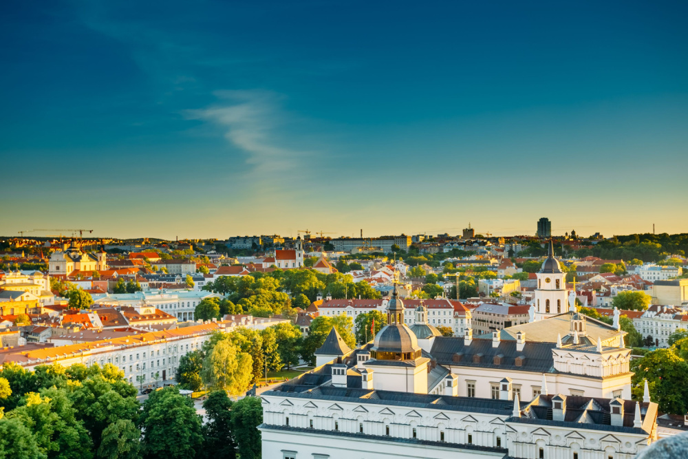 Pemandangan udara Vilnius menunjukkan ruang hijaunya