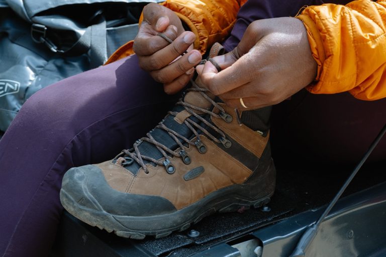 how to lace hiking boots