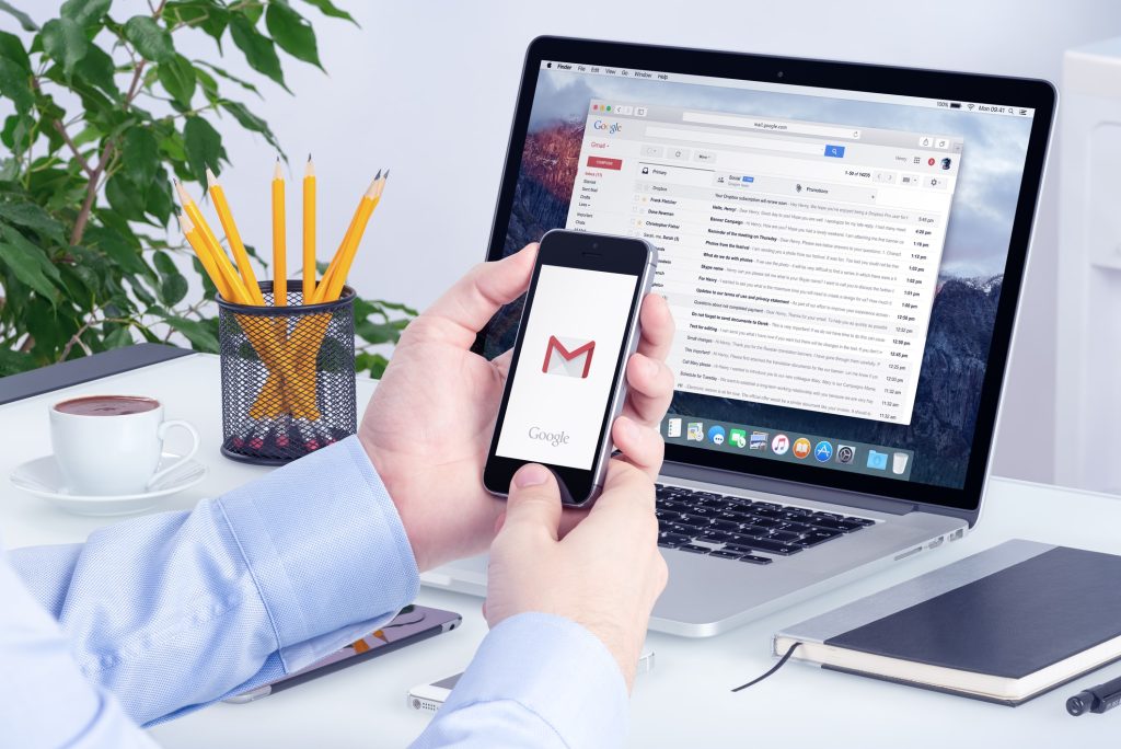 Gmail app on iPhone remote work for travel